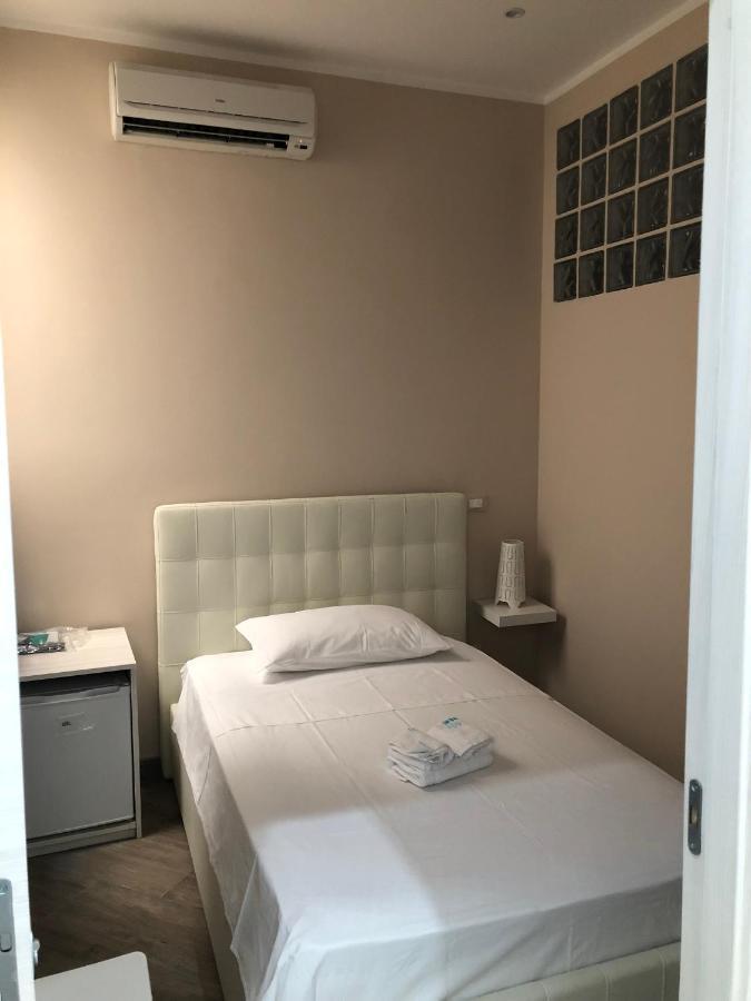 Elena Rooms Taranto Exterior foto