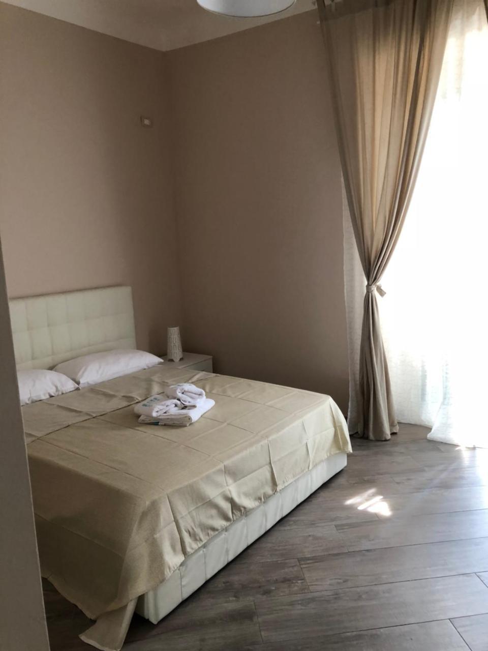 Elena Rooms Taranto Exterior foto